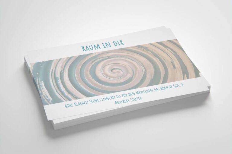 Postkarte von Raum in Dir mit einer Türkis Spirale